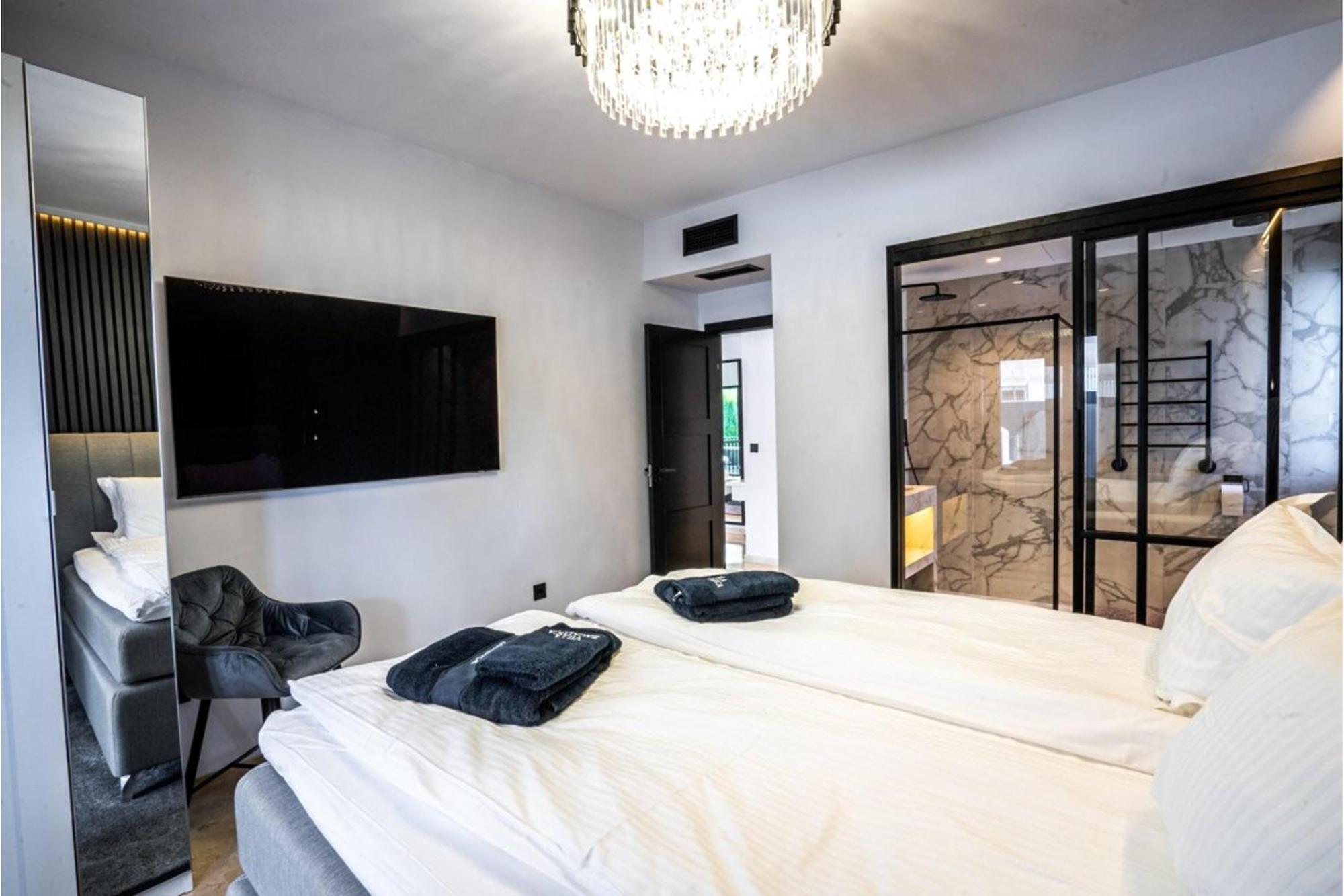 Villa New Zacaluca Pool Sauna & Gym - Happy Rentals マルベーリャ エクステリア 写真